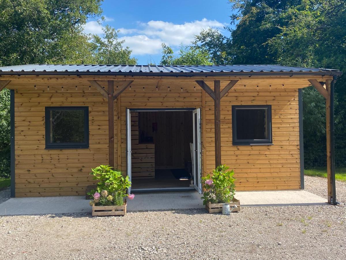 Kingfisher Cabin - Wild Escapes Wrenbury Off Grid Glamping - Ages 12 And Over Baddiley Ngoại thất bức ảnh