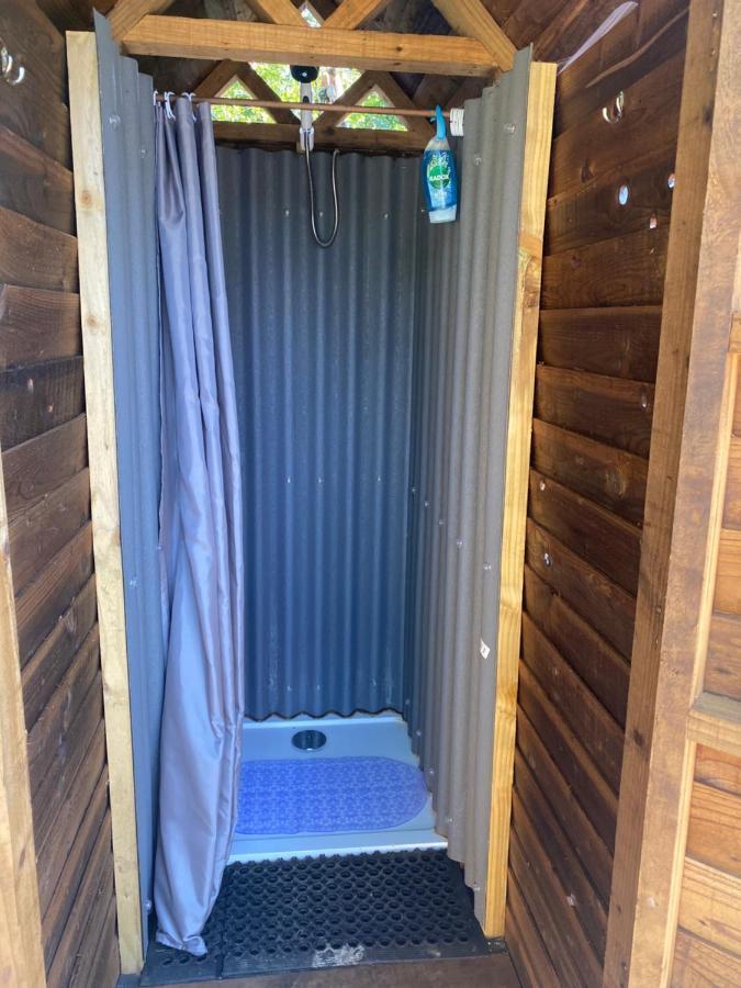 Kingfisher Cabin - Wild Escapes Wrenbury Off Grid Glamping - Ages 12 And Over Baddiley Ngoại thất bức ảnh