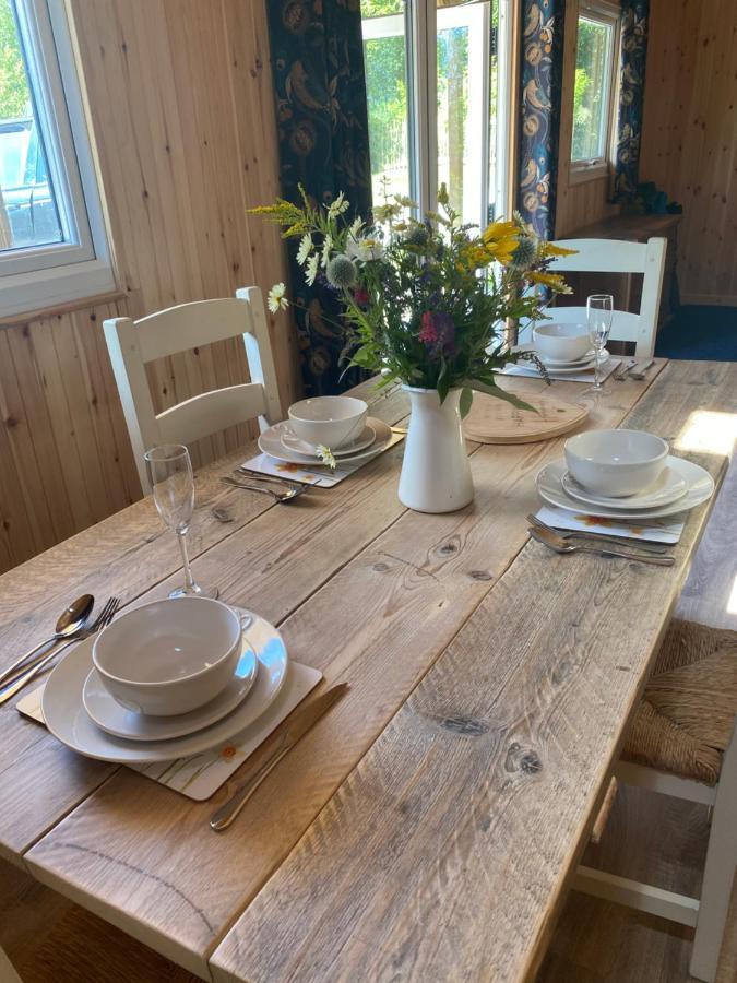 Kingfisher Cabin - Wild Escapes Wrenbury Off Grid Glamping - Ages 12 And Over Baddiley Ngoại thất bức ảnh