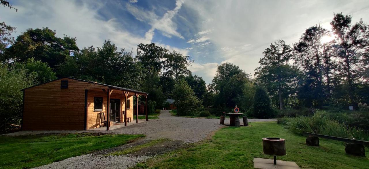 Kingfisher Cabin - Wild Escapes Wrenbury Off Grid Glamping - Ages 12 And Over Baddiley Ngoại thất bức ảnh